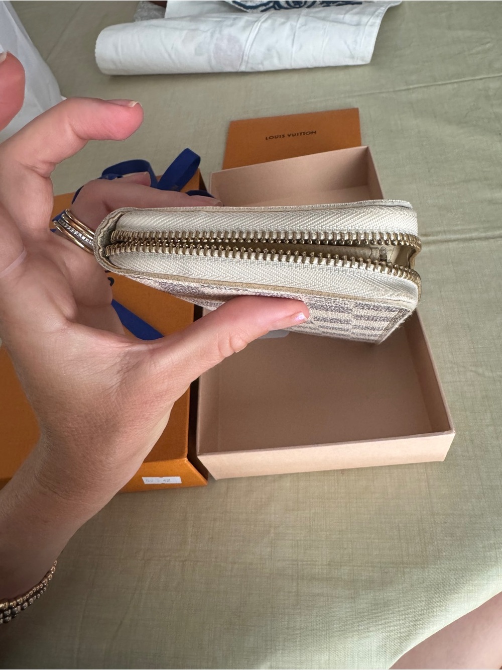 Louis Vuitton Damier Azur Zip Around Wallet in Cream - Picture 6 of 9